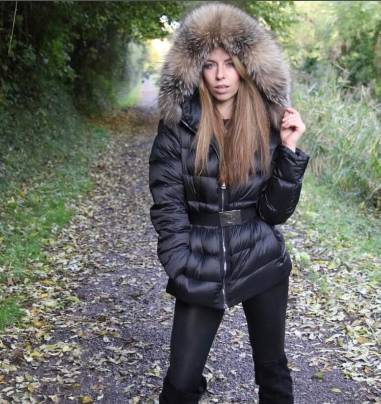 Women Big Real Fox Fur Hooded Down Coat Thick Warm Double Zipper Slim Jacket With Belt Waterproof Parkas Black Size 1234
Women Big Real Fox Fur Hooded Down Coat Thick Warm Double Zipper Slim Jacket With Belt Waterproof Parkas Black Size 1234