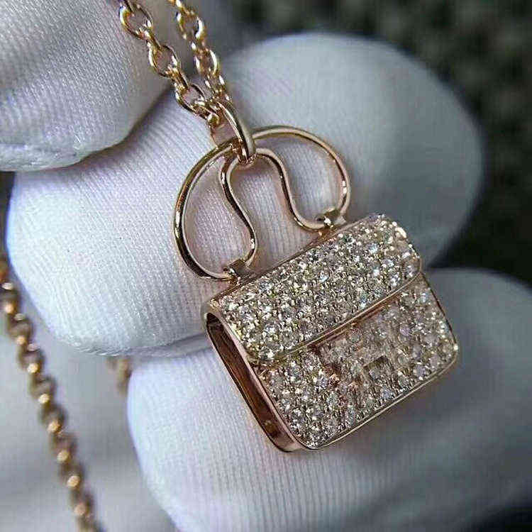 H family bag Necklace H letter full diamond three-dimensional bag celebrity net red same type live broadcast must sell
H family bag Necklace H letter full diamond three-dimensional bag celebrity net red same type live broadcast must sell