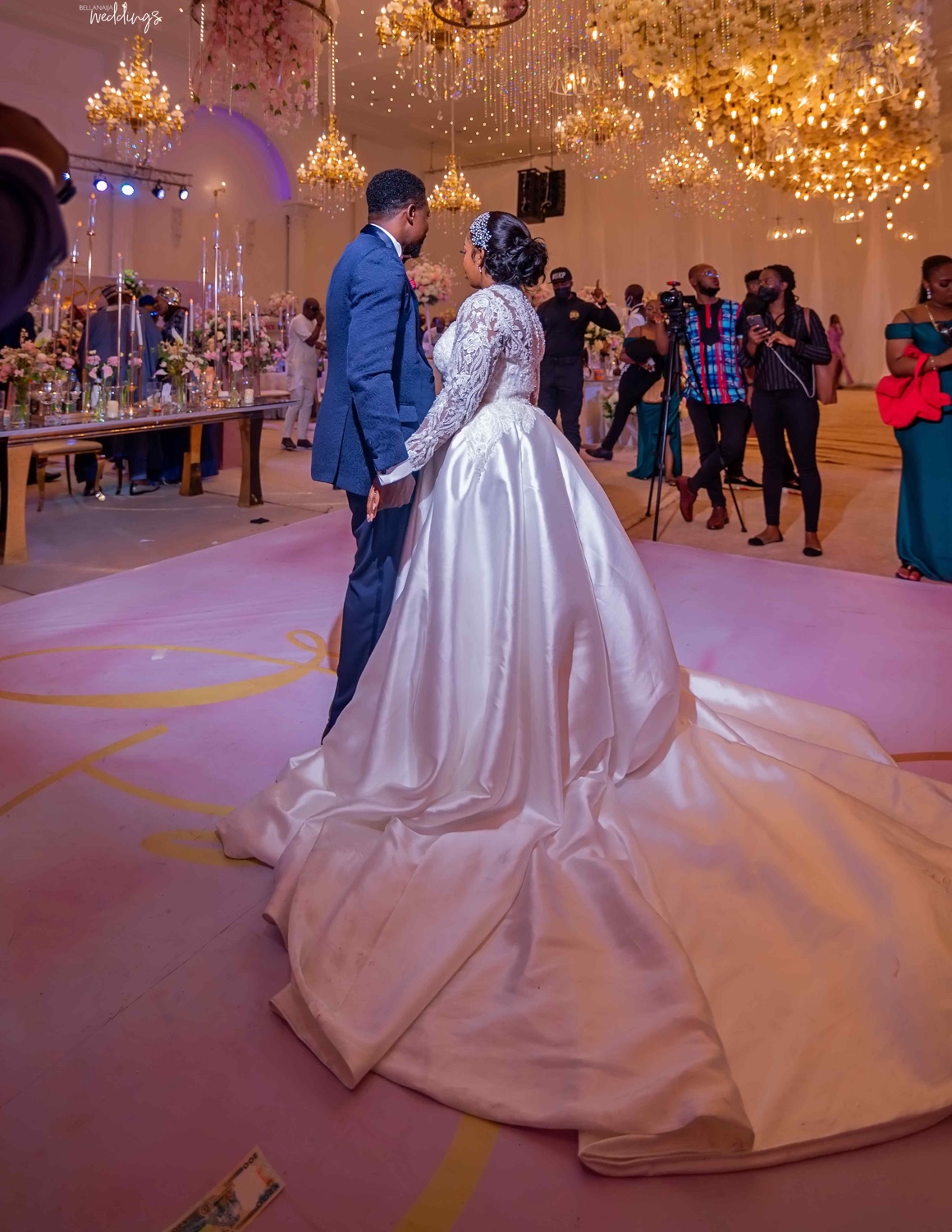 Classy Plus Size Beaded Wedding Dresses Square Neck Bridal Gowns Lace Long Sleeves A Line Sweep Train Satin Vestido De Novia