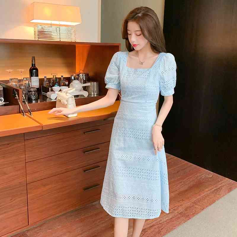 Retro Square Collar Slim Waist Women Summer Dress Elegant Puff- Sleeve White Female Lace Hollow Out Embroidery 210520