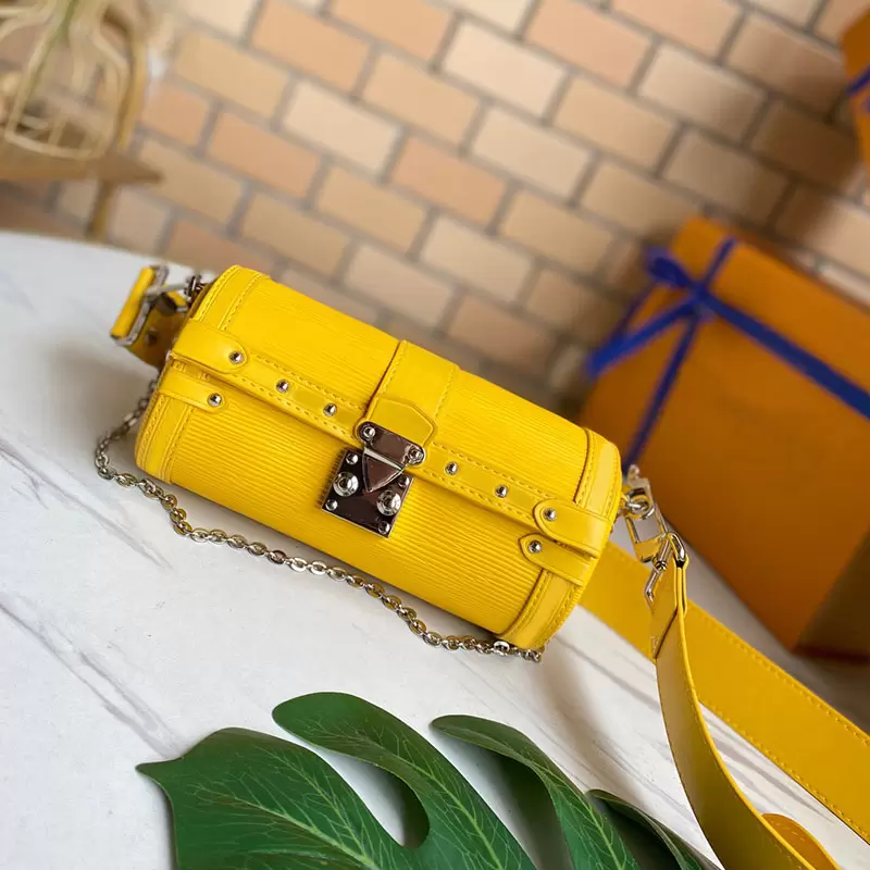 Chain Shoulder Bag Messenger Purse Hand Bags Fashion Plain Water Ripple Rivet Embossing Hardware Buckle Genuine Leather Hasp Wide Strap
Chain Shoulder Bag Messenger Purse Hand Bags Fashion Plain Water Ripple Rivet Embossing Hardware Buckle Genuine Leather Hasp Wide Strap