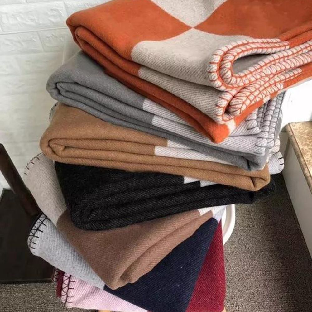 

140*170cm Letter Blanket 800g/pcs Luxury Soft Wool Scarf Shawl Portable Warm Plaid Sofa Bed Fleece Spring Autumn Women Throw Blankets 55*67 inches