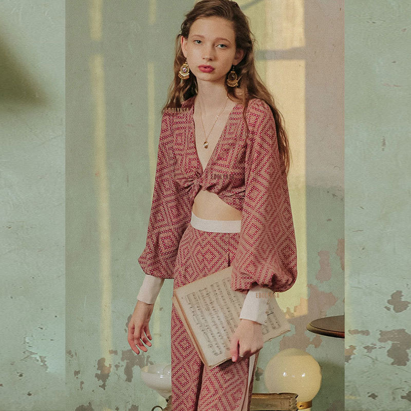 Vintage Elegant Two-piece Women Sexy Summer V-neck Top Pants Sets Holiday Style Fashion Ladies Wide Leg Suits A873 210420