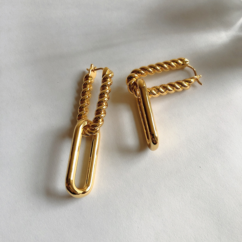 Autumn and winter 2020 new ins net red spiral twist texture copper plated genuine gold earrings popular trend Earrings3697, Silver
Autumn and winter 2020 new ins net red spiral twist texture copper plated genuine gold earrings popular trend Earrings3697, Silver