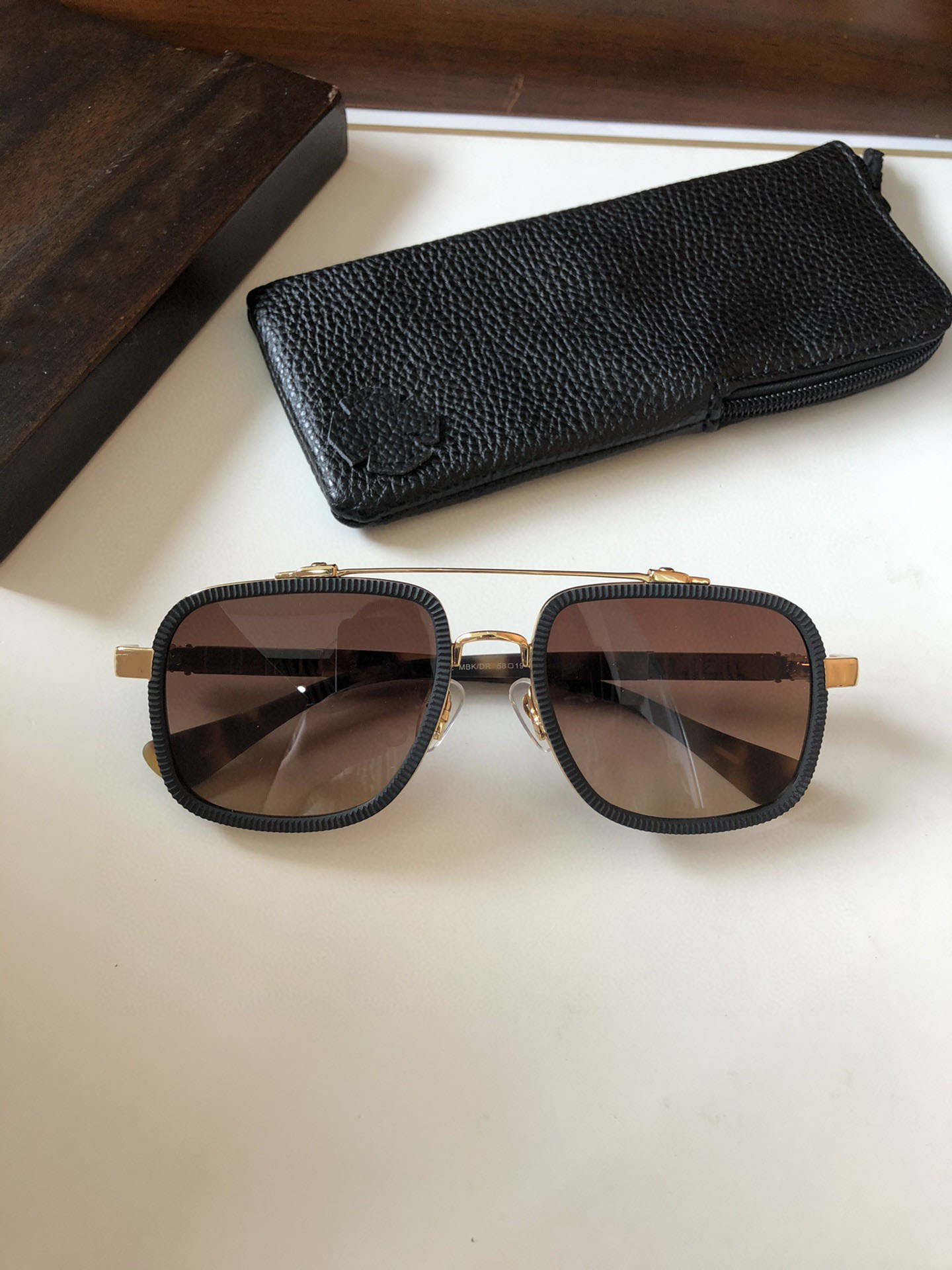 HEARTS HARDMAN TOP Original high quality Designer Sunglasses for mens womens new selling world famous Classic retro super luxury brand eyegl, White;black
HEARTS HARDMAN TOP Original high quality Designer Sunglasses for mens womens new selling world famous Classic retro super luxury brand eyegl, White;black