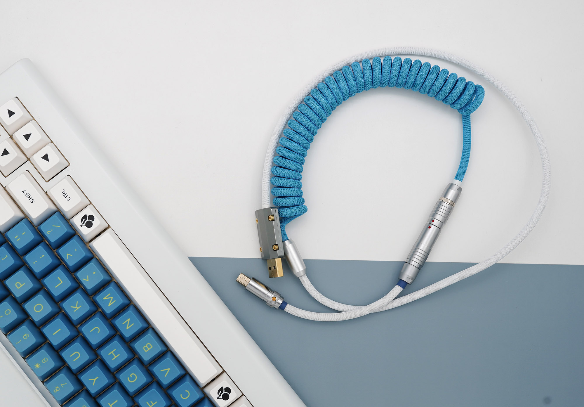 GeekCable Handmade Customized Mechanical Keyboard Data Cable For GMK Theme SP Keycap Line CA66 Blue And White Colorway