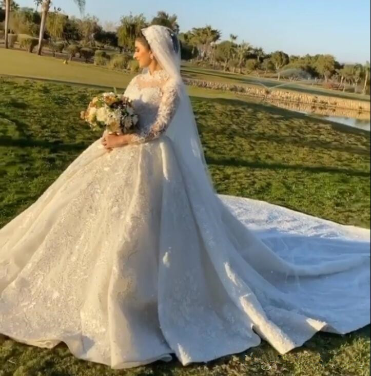 2022 Arabic Aso Ebi Sparkly Sexy Vintage Wedding Gowns Lace Crystals Plus Size Long Sleeves Bridal Party Dresses 0431