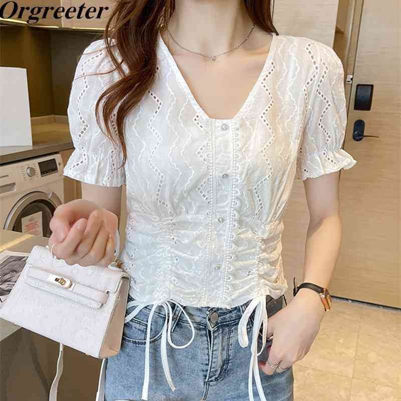 Summer All-match Pleated Lace Shirt Women Sweet Puff sleeve V-neck Button Drawstring Embroidery Cotton White Blouse Tops 210525
Summer All-match Pleated Lace Shirt Women Sweet Puff sleeve V-neck Button Drawstring Embroidery Cotton White Blouse Tops 210525