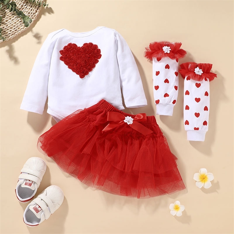 Winter Children Sets Long Sleeve Print Heart Rompers Red Bow Short Skirt Cute 2Pcs Girls Boys Clothes 0-2T 210629
Winter Children Sets Long Sleeve Print Heart Rompers Red Bow Short Skirt Cute 2Pcs Girls Boys Clothes 0-2T 210629