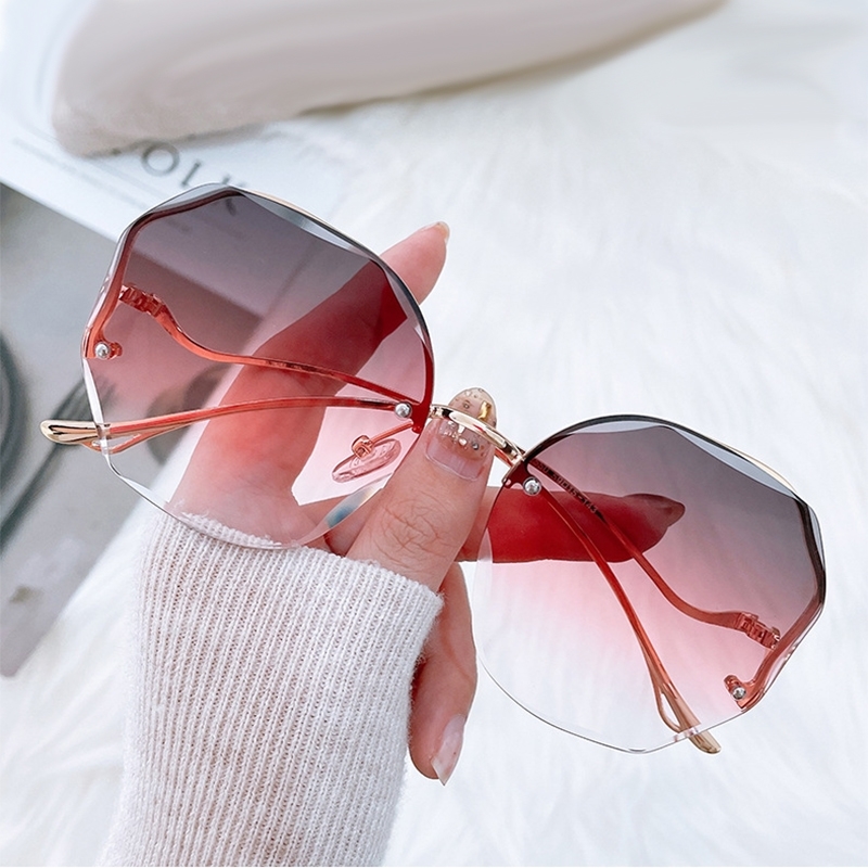 2022 Rimless Sunglasses Women Fashion Round Glasses Luxury Tide Shades For Women Vintage Zonnebril Dames Lunette De Soleil Femme Y220315
2022 Rimless Sunglasses Women Fashion Round Glasses Luxury Tide Shades For Women Vintage Zonnebril Dames Lunette De Soleil Femme Y220315