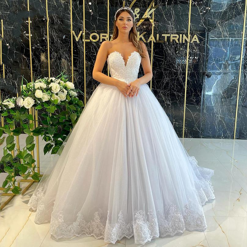 A Plus Size Line Wedding Dresses Bridal Gowns Sweetheart Sweep Train Appliqued Lace Tiered Tulle Bride Dress ppliqued