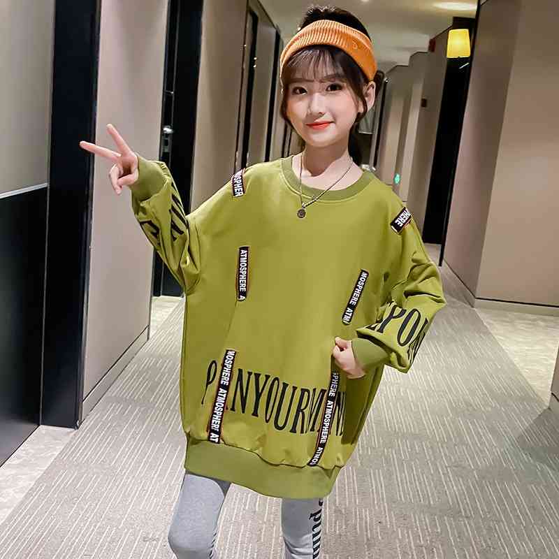Girls' foreign style broken hole webbing sweater medium long lazy top 2020 new children's spring and autumn clothes
Girls' foreign style broken hole webbing sweater medium long lazy top 2020 new children's spring and autumn clothes