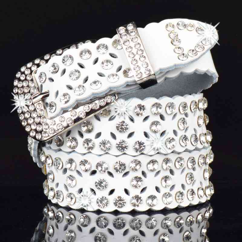 Designer belts 2023 version women's leather hollow diamond trouser skirt versatile fashion youth belt
Designer belts 2023 version women's leather hollow diamond trouser skirt versatile fashion youth belt
