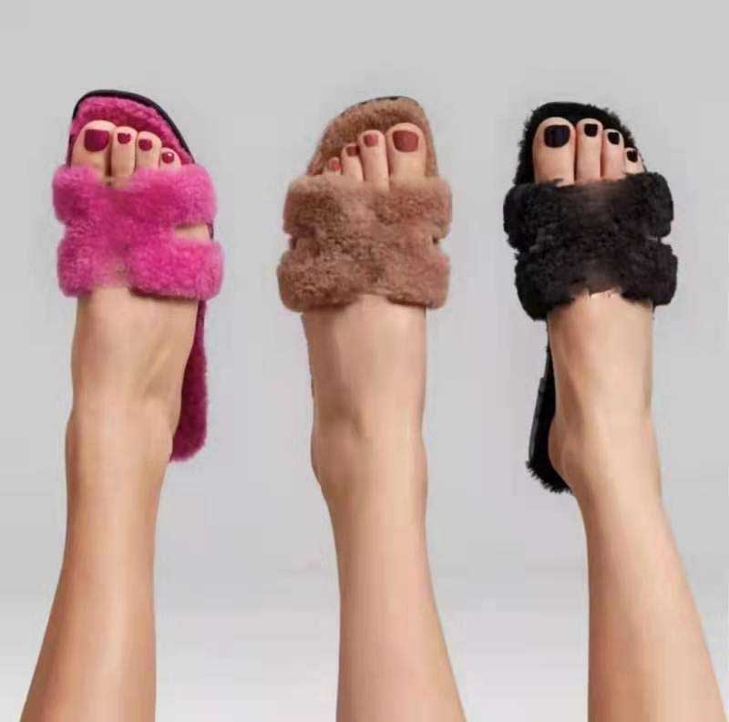 2021 Designers Women Soft Slippers Woolskin Sheepskin Insole H Slides Winter Luxury Plush Fur Oran Sandals Rubber Sole Flat Slipper With Box, White
2021 Designers Women Soft Slippers Woolskin Sheepskin Insole H Slides Winter Luxury Plush Fur Oran Sandals Rubber Sole Flat Slipper With Box, White