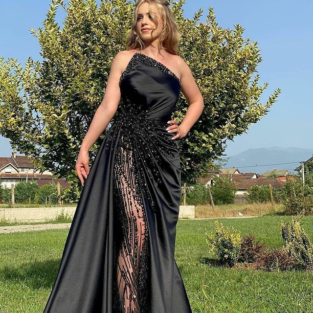 2021 Plus Size Arabic Aso Ebi Black Luxurious Mermaid Prom Dresses Beaded Crystals Satin Evening Formal Party Second Reception Gowns Dress ZJ225