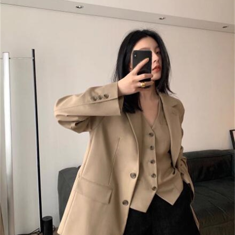 Spring and autumn high quality women's blazer casual solid color single-breasted pocket decoration loose jacket 211019, Black vest
Spring and autumn high quality women's blazer casual solid color single-breasted pocket decoration loose jacket 211019, Black vest