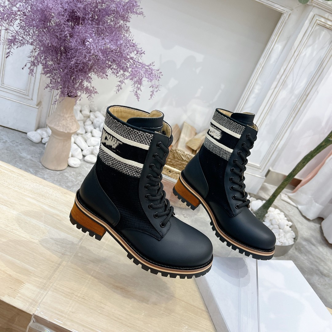 Thick-soled boots women's 2022 leather lace-up locomotive short tube thick-heel fashion knight boot size 35-41, Grey
Thick-soled boots women's 2022 leather lace-up locomotive short tube thick-heel fashion knight boot size 35-41, Grey