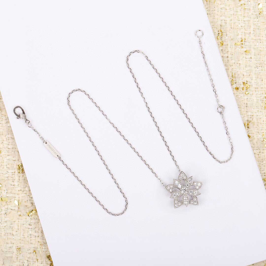 S925 silver pendant necklace with flower design and sparkly diamond for women wedding jewelry gift have box PS4810
S925 silver pendant necklace with flower design and sparkly diamond for women wedding jewelry gift have box PS4810