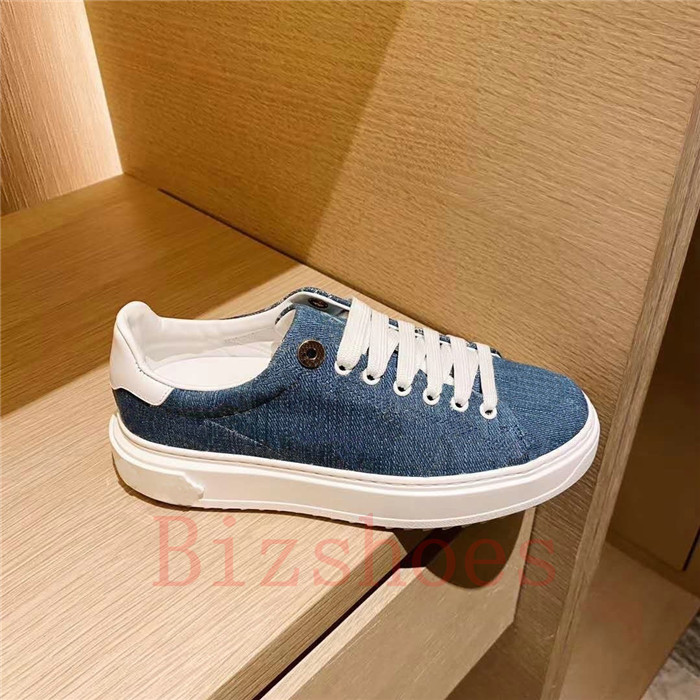 Time Out white calf leather women shoes Pink gradient effect Casual Sports Debossed Luxurys Sneaker Trainer, Black
Time Out white calf leather women shoes Pink gradient effect Casual Sports Debossed Luxurys Sneaker Trainer, Black