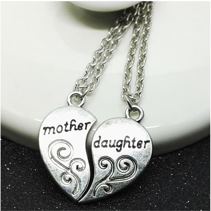Mother's Day Gifts Mom and Daughter Love Puzzle Necklace Metal Silver Plated Two-piece Pendant Distance Cpuple Love Heart Necklace Jewelry Gift 2