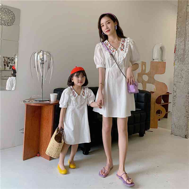 ethnic style dress embroidered V-neck mother-daughter parent-child dress mom and girl matching clothes 210701, White
ethnic style dress embroidered V-neck mother-daughter parent-child dress mom and girl matching clothes 210701, White