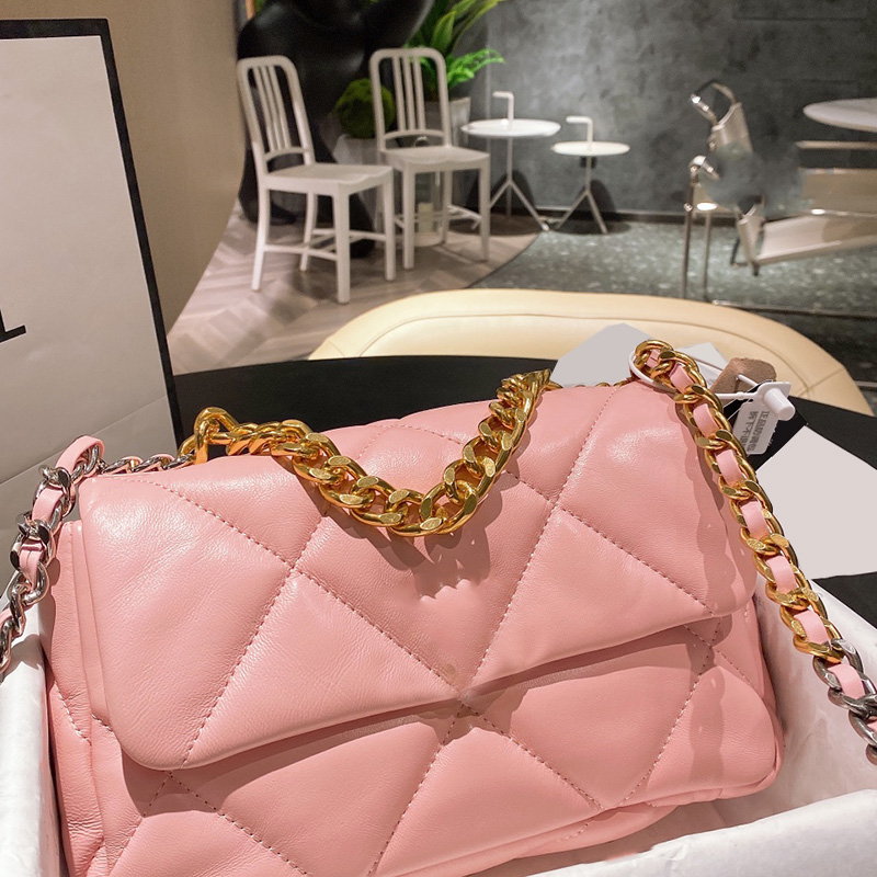 2021 Early Fall Winter 19 Solft Lmabskin Bags Top Real Genuine Leather Quilted Fashion Crossbody Shoulder F/W Autumn Lady Bread Luxury Desig
2021 Early Fall Winter 19 Solft Lmabskin Bags Top Real Genuine Leather Quilted Fashion Crossbody Shoulder F/W Autumn Lady Bread Luxury Desig