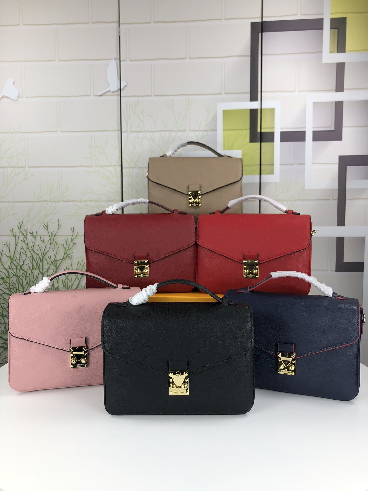 Genuine Leather Embossed Flower Pochette Metis Women Messenger Bag Luxury Designers Handbags Top Quality Crossbody Shoulder Bags Laides Tote Purse, Red embossed florwer
Genuine Leather Embossed Flower Pochette Metis Women Messenger Bag Luxury Designers Handbags Top Quality Crossbody Shoulder Bags Laides Tote Purse, Red embossed florwer