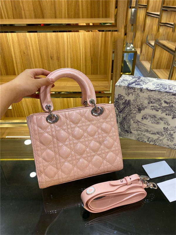 Princess Lady Women Fashion Vintage Handbags Removable Badge Broadband Patent Leather Alligator Diamond Clutch Luxury Designer Bags, No bags
Princess Lady Women Fashion Vintage Handbags Removable Badge Broadband Patent Leather Alligator Diamond Clutch Luxury Designer Bags, No bags