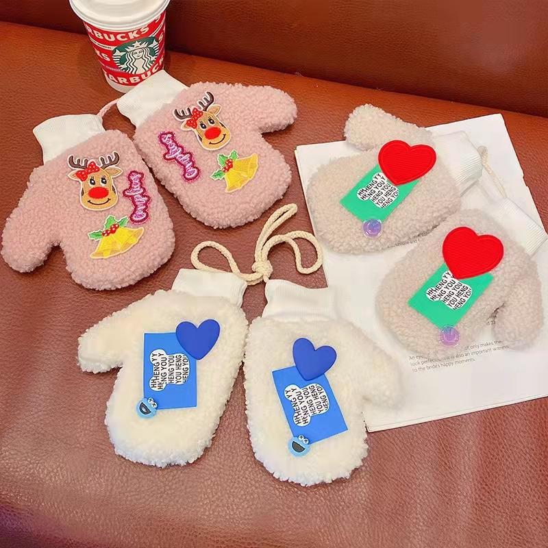 Children's Mittens Girls Boys Lovely Cartoon Cute Heart Deer Winter Warm Lambswool Thick Gloves Lanyard Full Finger Outdoor For Children, White 
Children's Mittens Girls Boys Lovely Cartoon Cute Heart Deer Winter Warm Lambswool Thick Gloves Lanyard Full Finger Outdoor For Children, White
