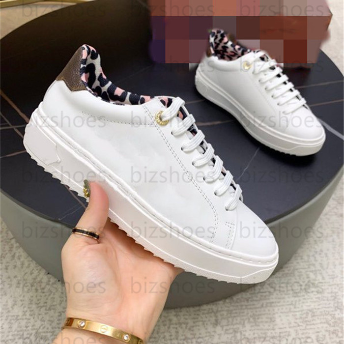 Monograms Flowers Platform Shoe White Calf Leather women designers sports sneakers Leopard-Print Lining Time Out Sneaker Chaussures, Black
Monograms Flowers Platform Shoe White Calf Leather women designers sports sneakers Leopard-Print Lining Time Out Sneaker Chaussures, Black