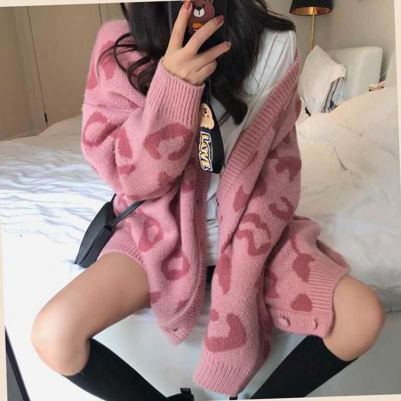 Korea Ulzzang leopard winter ins cardigan sweet chic Preppy Style long sleeve loose Fun Harajuku Vintage knitted sweater 210608
Korea Ulzzang leopard winter ins cardigan sweet chic Preppy Style long sleeve loose Fun Harajuku Vintage knitted sweater 210608