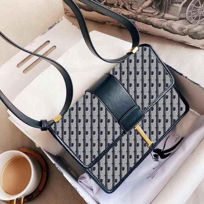 2021 bag high quality brand ladies handbag Montaigne messenger shoulder bags canvas large capacity with original box and dust 2345
2021 bag high quality brand ladies handbag Montaigne messenger shoulder bags canvas large capacity with original box and dust 2345