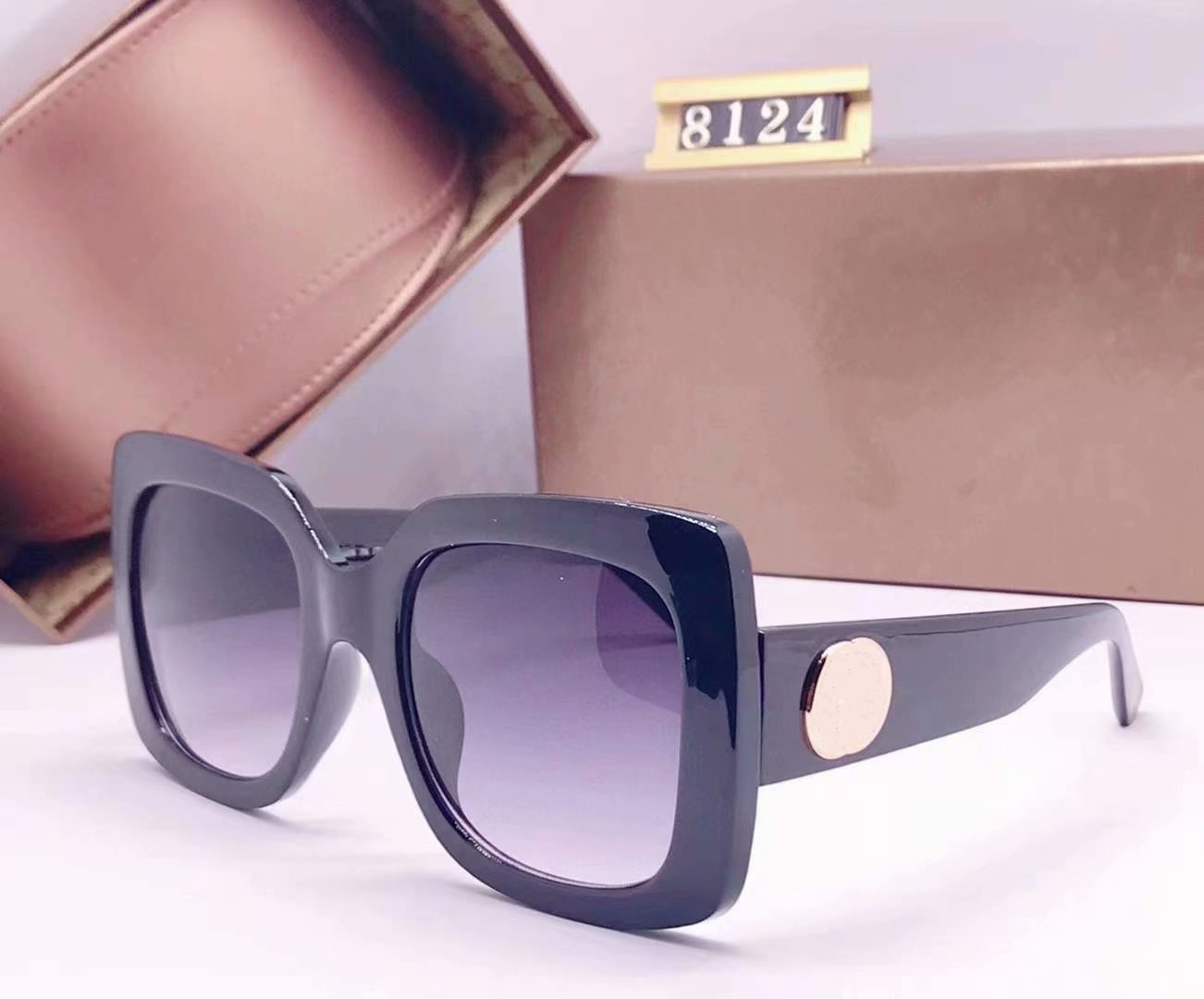 0083 designer sunglasses For Women Special UV Protection Goggle Vintage big square Frame Top Quality free Come With Package
0083 designer sunglasses For Women Special UV Protection Goggle Vintage big square Frame Top Quality free Come With Package