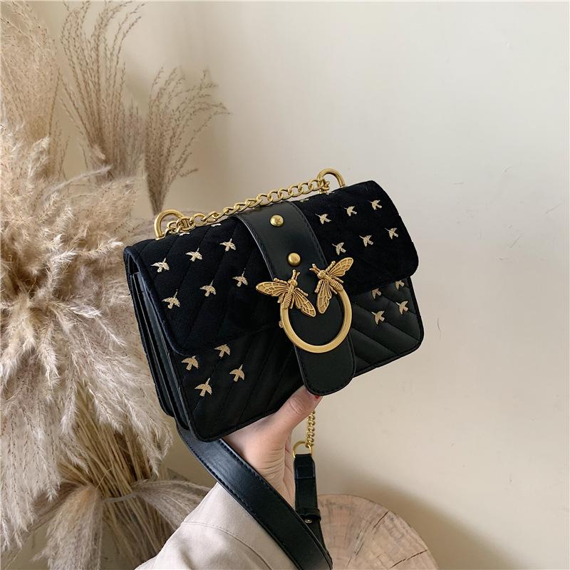 Waist Bags 2021 , Embroidered Velvet Chain Bag, Fashion One-shouldered Oblique Across The Female Bag
Waist Bags 2021 , Embroidered Velvet Chain Bag, Fashion One-shouldered Oblique Across The Female Bag
