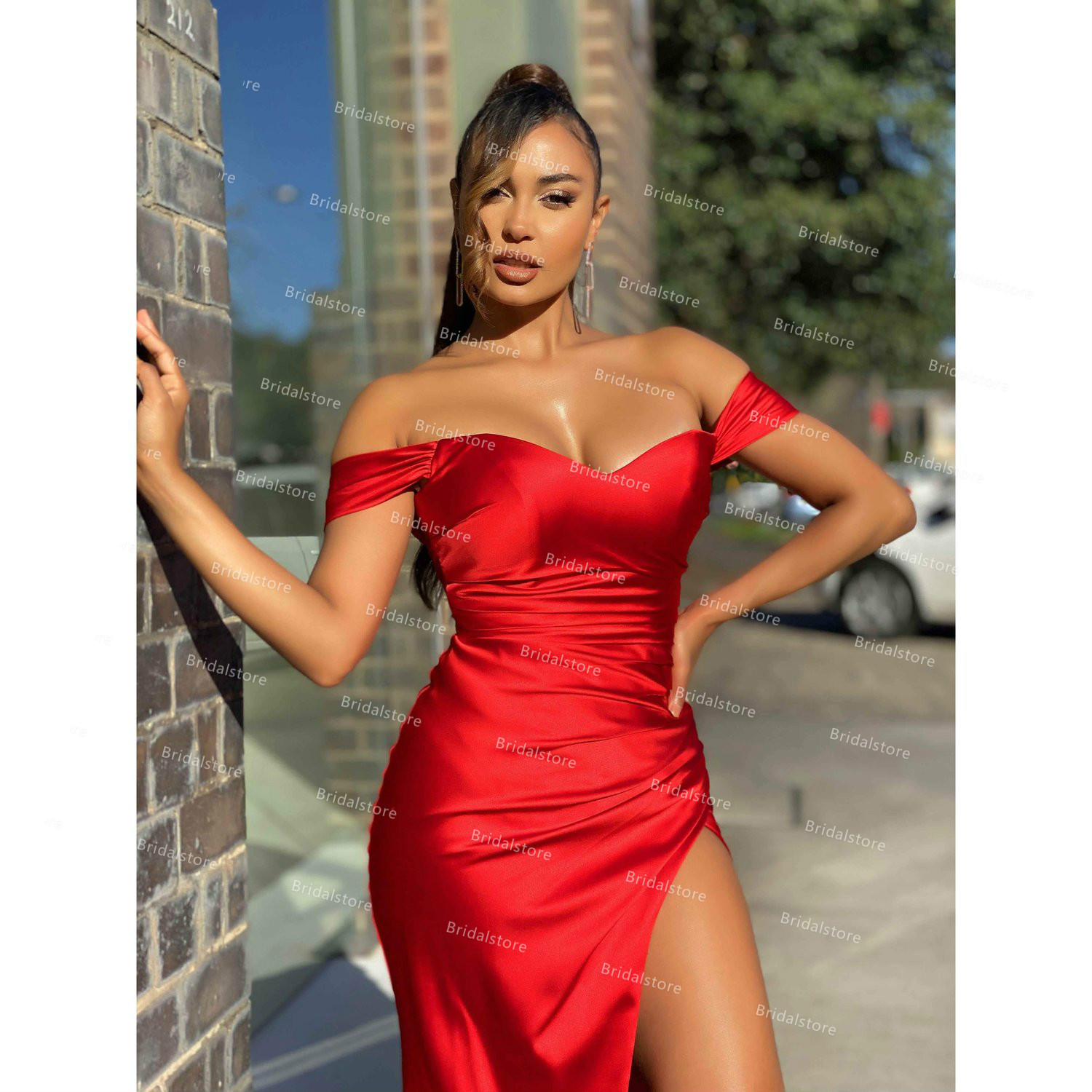 Plus Size Sky Blue Red Mermaid Prom Dresses With Slit Sexy Off The Shoulder Satin African Evening Gowns Pleated Floor Length Long Party Dress 2021 Gra