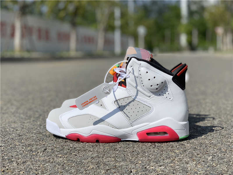 Hot Authentic 6 Hare Outdoor Shoes Men Women Neutral Grey White True Red Black Bugs Bunny Trainers Sneakers CT8529-062 With Original Box
Hot Authentic 6 Hare Outdoor Shoes Men Women Neutral Grey White True Red Black Bugs Bunny Trainers Sneakers CT8529-062 With Original Box