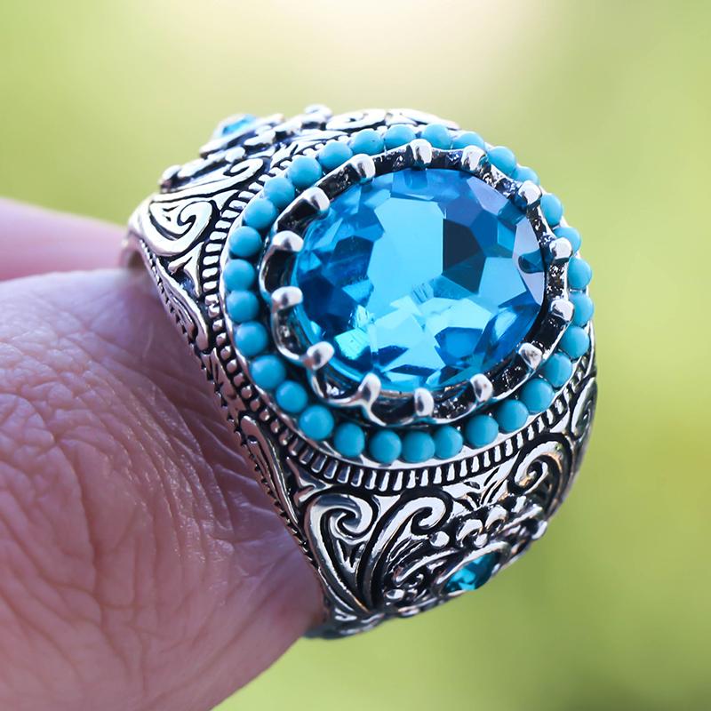 Cluster Rings Vintage Two Tone Wave Pattern Engraved Blue Stone Bow Ring For Women Ladies Wedding Dance Party Retro Flower Jewelry Gift G4M8
Cluster Rings Vintage Two Tone Wave Pattern Engraved Blue Stone Bow Ring For Women Ladies Wedding Dance Party Retro Flower Jewelry Gift G4M8