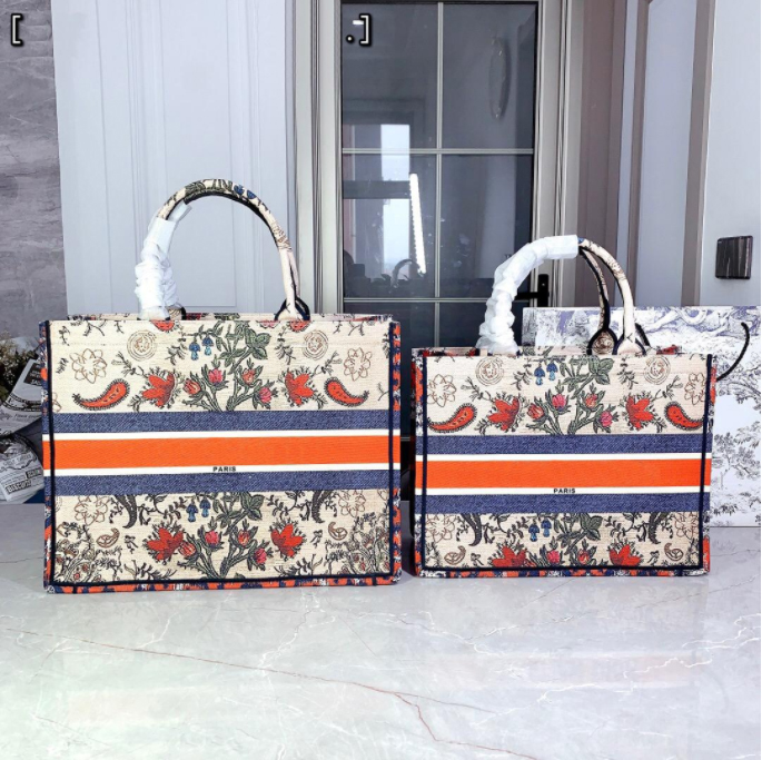 2021 Designer totes Shoulder Bags women's luxury classic letter printed shopping bag fashion high quality handbag, Customize
2021 Designer totes Shoulder Bags women's luxury classic letter printed shopping bag fashion high quality handbag, Customize