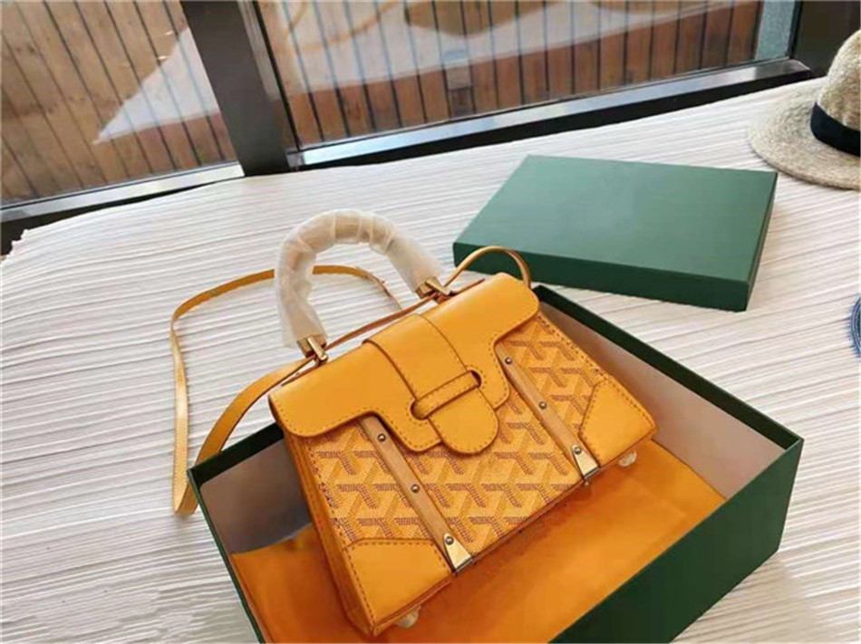 2021 Saigon Bags Luxury designer handbags Simple pattern High-end fashion design Shoulder bag handbag Full of modern feeling Large capacity
2021 Saigon Bags Luxury designer handbags Simple pattern High-end fashion design Shoulder bag handbag Full of modern feeling Large capacity
