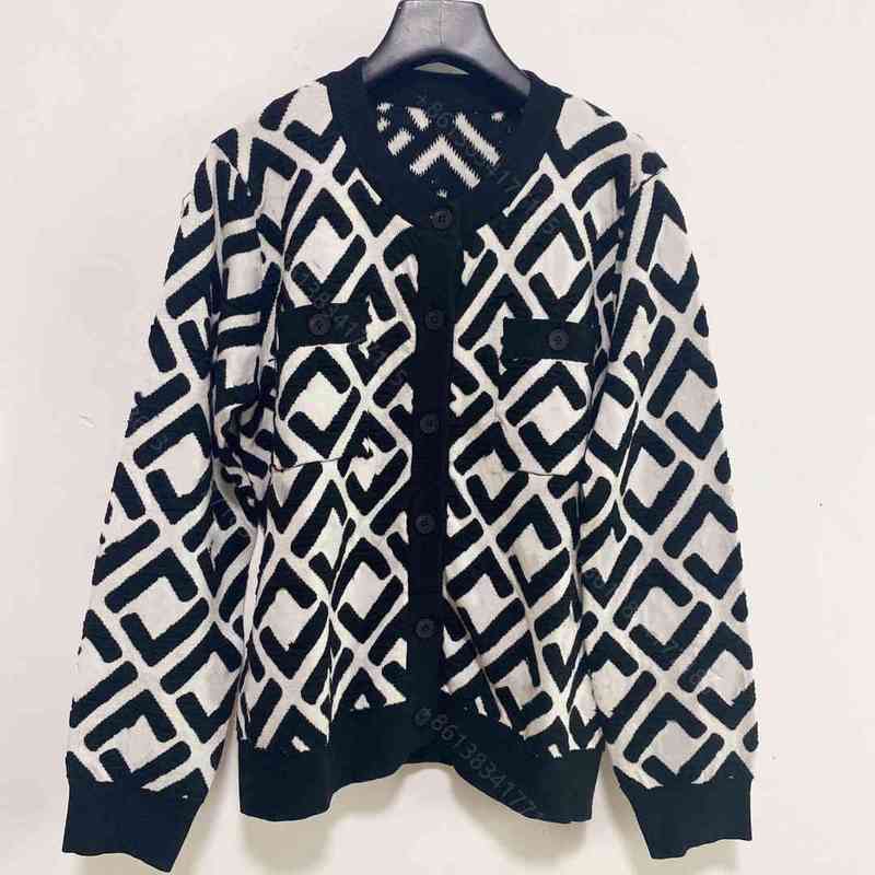 Women' Sweaters Winter designer Women wool sweater coats ffen brand long-sleeved hoodie sweaters V-neck letter knitted shirt Super elastic fashion womens G87P, 1# shoe box
Women' Sweaters Winter designer Women wool sweater coats ffen brand long-sleeved hoodie sweaters V-neck letter knitted shirt Super elastic fashion womens G87P, 1# shoe box