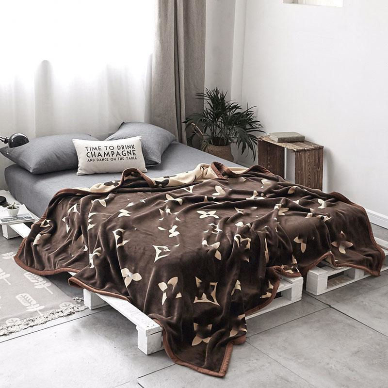 Designers Letter Cashmere Blanket Imitation Soft Wool Scarf Shawl Portable Warm Plaid Sofa Bed Fleece Knitted Towell Cape Pink
Designers Letter Cashmere Blanket Imitation Soft Wool Scarf Shawl Portable Warm Plaid Sofa Bed Fleece Knitted Towell Cape Pink