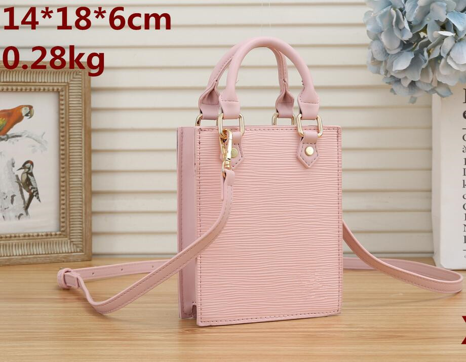 2022 Womens messenger bag Fashion luxurys wallets L designers mens Shoulder Totes purse handbags crossbody backpack 123246, Picture color
2022 Womens messenger bag Fashion luxurys wallets L designers mens Shoulder Totes purse handbags crossbody backpack 123246, Picture color