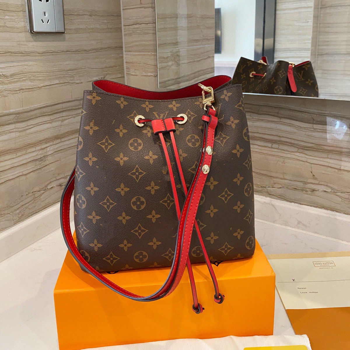 Wholesale Wholesale LVLOUISVITTON BagVUTTON Women Bucket Bag Female Shoulder Bags Large Size Soft Leather Lady Cross Body Handbag Womens Bages Tote, Customize
Wholesale Wholesale LVLOUISVITTON BagVUTTON Women Bucket Bag Female Shoulder Bags Large Size Soft Leather Lady Cross Body Handbag Womens Bages Tote, Customize