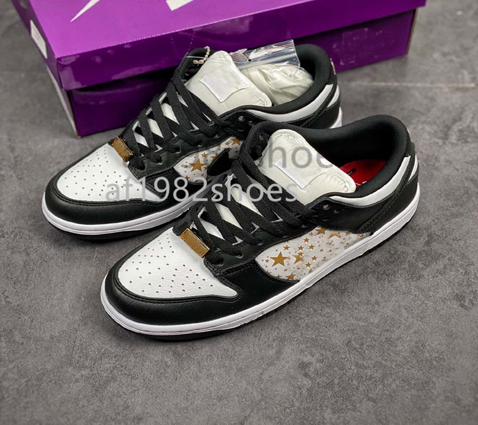 Dunks Low Stars Running Shoes Black Hyper Blue Barkroot Brown Mens Womens Sports Sneakers Zapatos Ourdoor Skateboard Trainers
Dunks Low Stars Running Shoes Black Hyper Blue Barkroot Brown Mens Womens Sports Sneakers Zapatos Ourdoor Skateboard Trainers