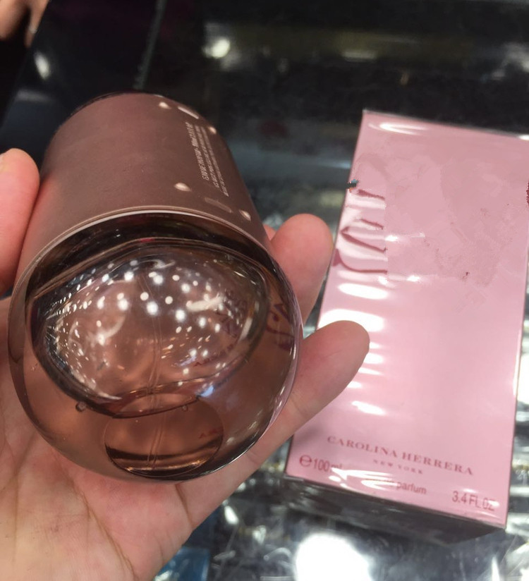 2021 fashion Styles Cologne Perfume Silver Bottle 212 Men EDT Spray And Red Sexy 100ml Fast Delivery
2021 fashion Styles Cologne Perfume Silver Bottle 212 Men EDT Spray And Red Sexy 100ml Fast Delivery