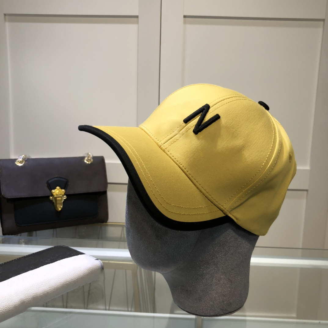 New Fashion Luxurys Designers baseball cap men's and women's outdoor sports travel hat high quality light running caps, Box
New Fashion Luxurys Designers baseball cap men's and women's outdoor sports travel hat high quality light running caps, Box