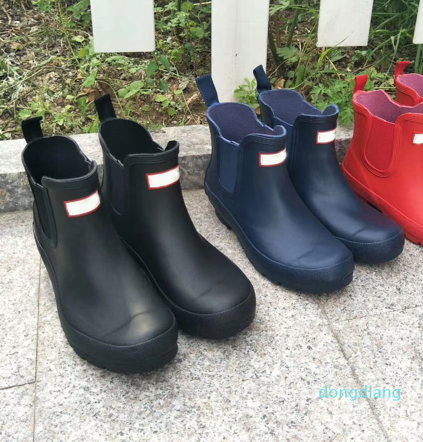 Designer- Fashion Rain Boots Women Ankle Rainboots Ms Glossy Rain Boots Knee Boots red/black/blue, Black;red
Designer- Fashion Rain Boots Women Ankle Rainboots Ms Glossy Rain Boots Knee Boots red/black/blue, Black;red
