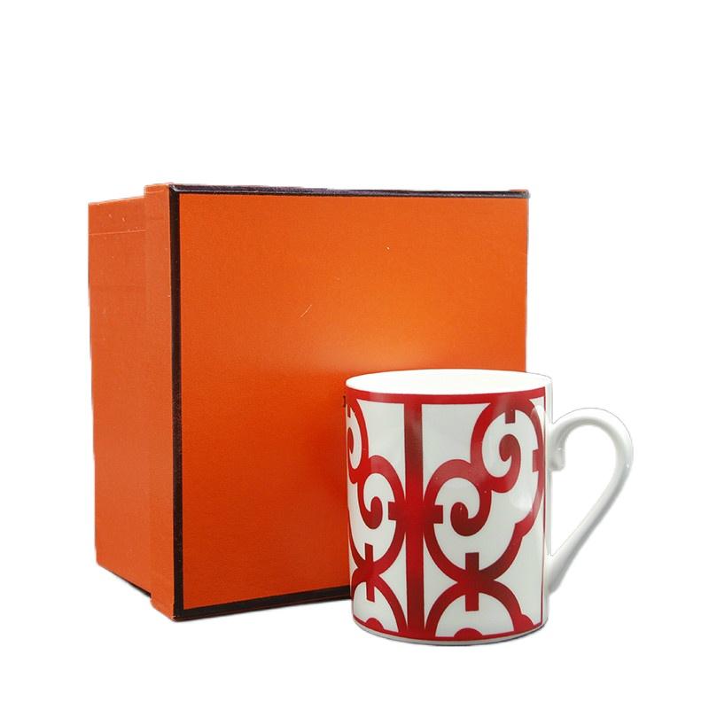 Mugs European Style Ceramic Mug 300 Ml For Coffee Bone China Funny High Grade Afternoon Tea Christmas Cups
Mugs European Style Ceramic Mug 300 Ml For Coffee Bone China Funny High Grade Afternoon Tea Christmas Cups