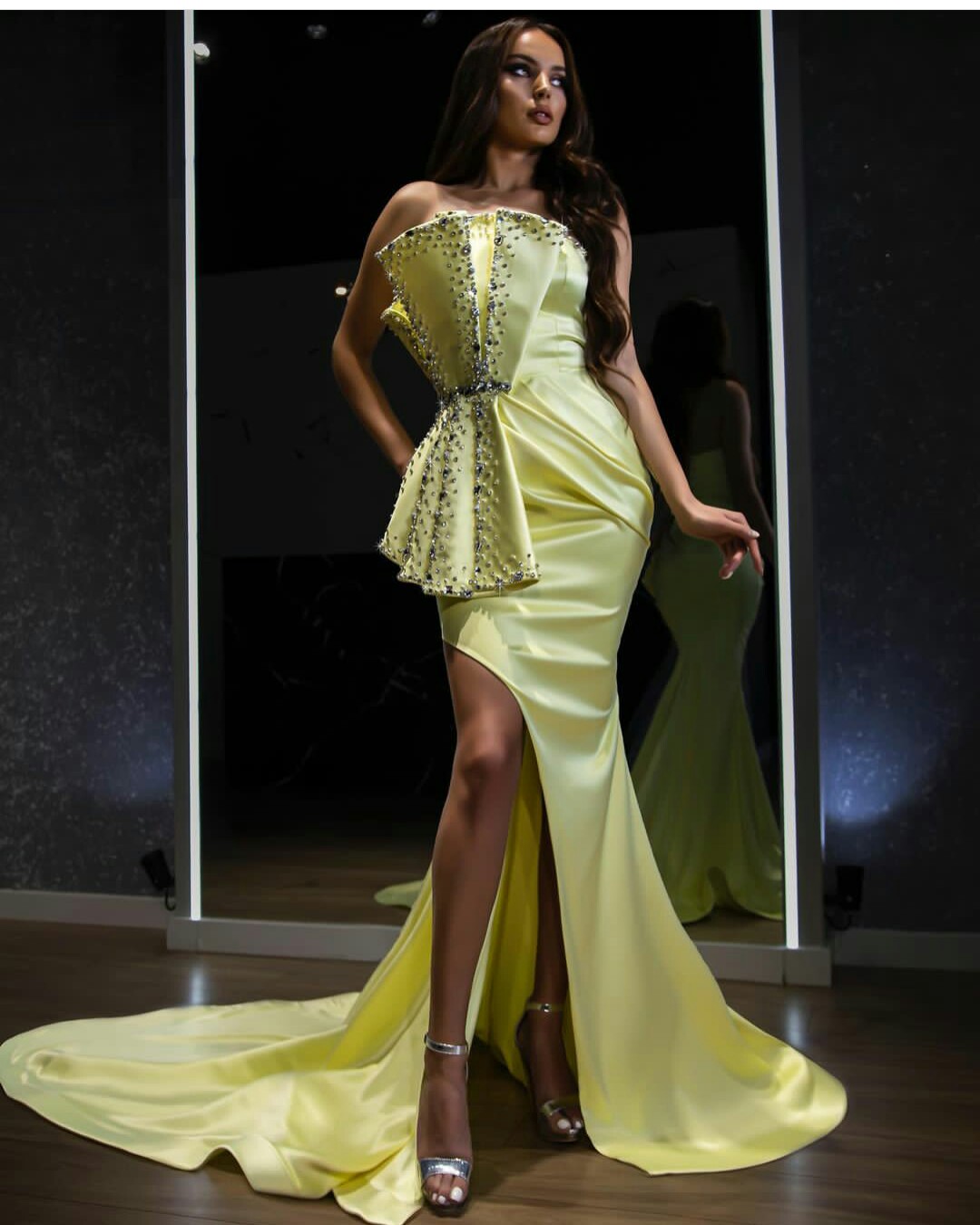 Unique Design Mermaid Evening Dresses Sexy Strapless Sequins Beading Side Split Sweep Train Prom Dress Backless Girls Pageant Wear Gowns