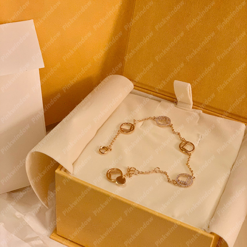 Women Bracelets Diamond Gold Chain Womens Luxury Designer F Bracelet Jewelry Chains De Créateurs De Luxe Femmes Pour Hommes 2111064L
Women Bracelets Diamond Gold Chain Womens Luxury Designer F Bracelet Jewelry Chains De Créateurs De Luxe Femmes Pour Hommes 2111064L